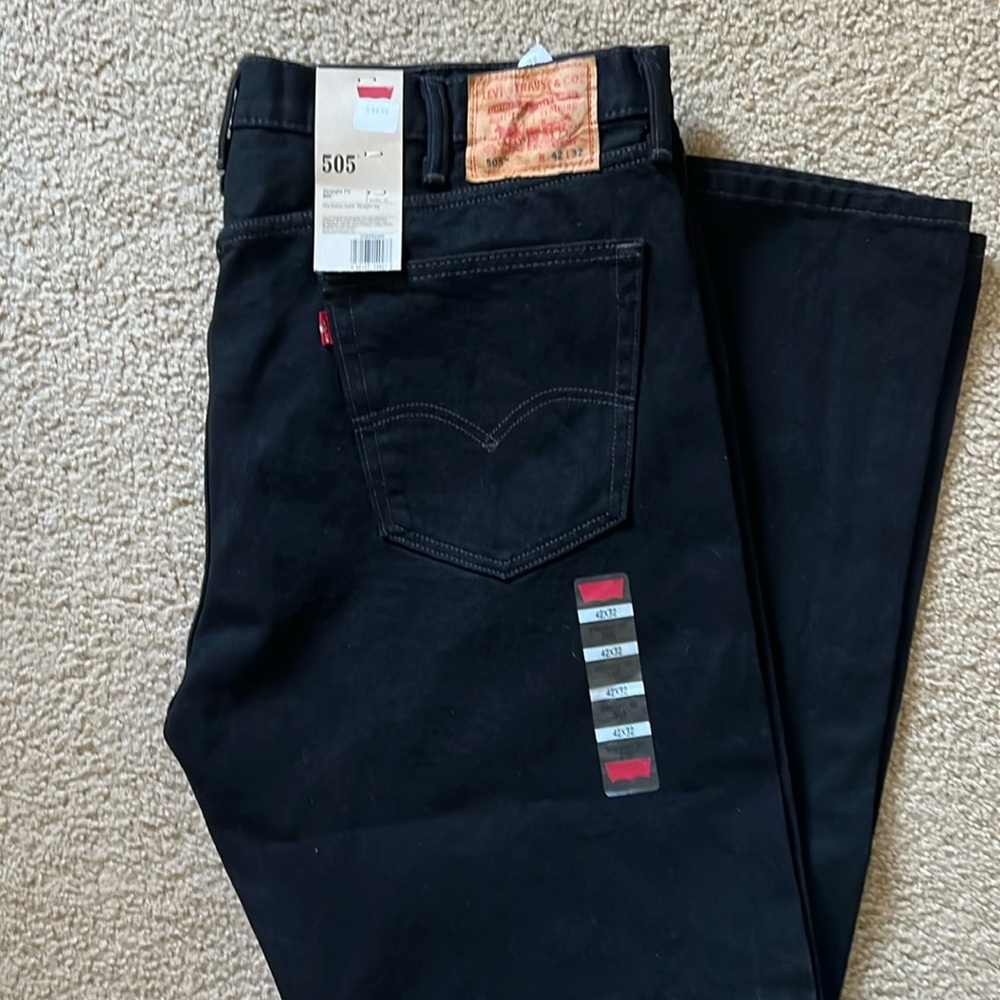 Levi 505 straight fit black jeans for men!